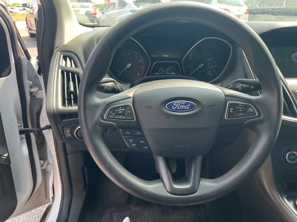 2017 Ford Focus Image 6