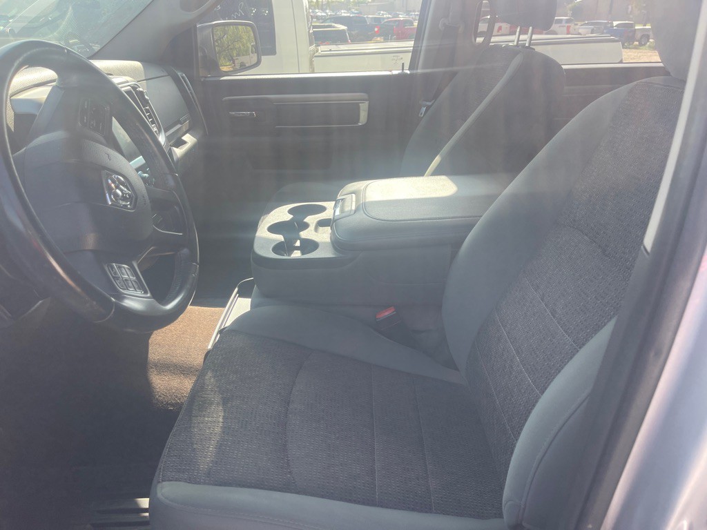 2016 RAM 1500 Image 2