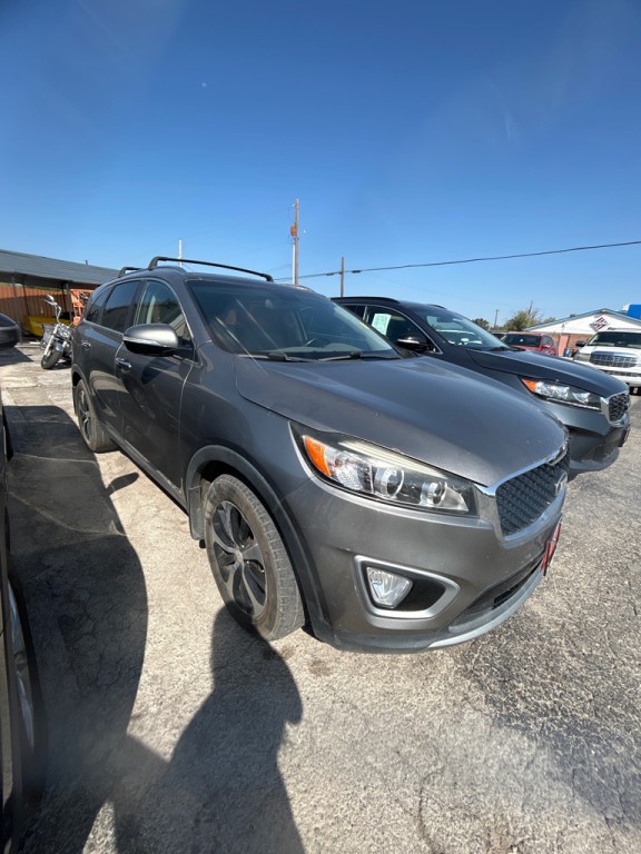 2016 Kia Sorento Image 2