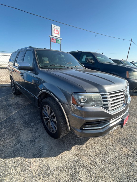 2015 Lincoln Navigator Image 2