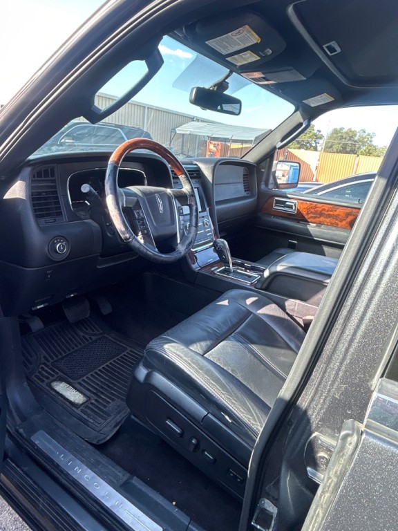 2015 Lincoln Navigator Image 3