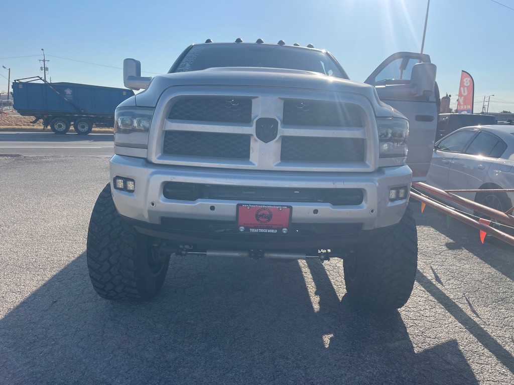 2018 RAM 3500 Image 2