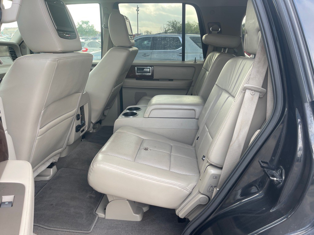 2013 Lincoln Navigator Image 4
