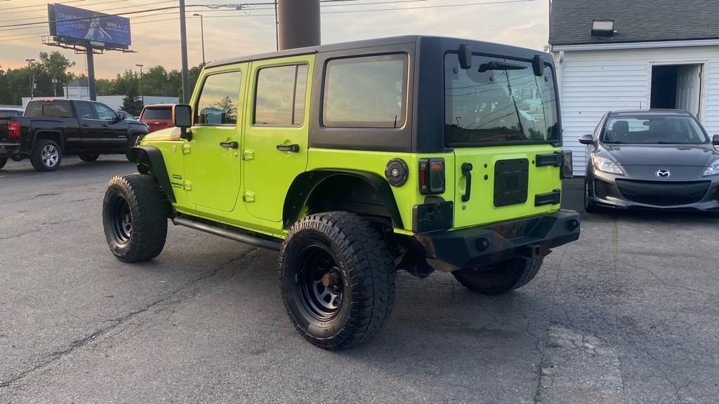 2017 Jeep Wrangler Unlimited Image 2