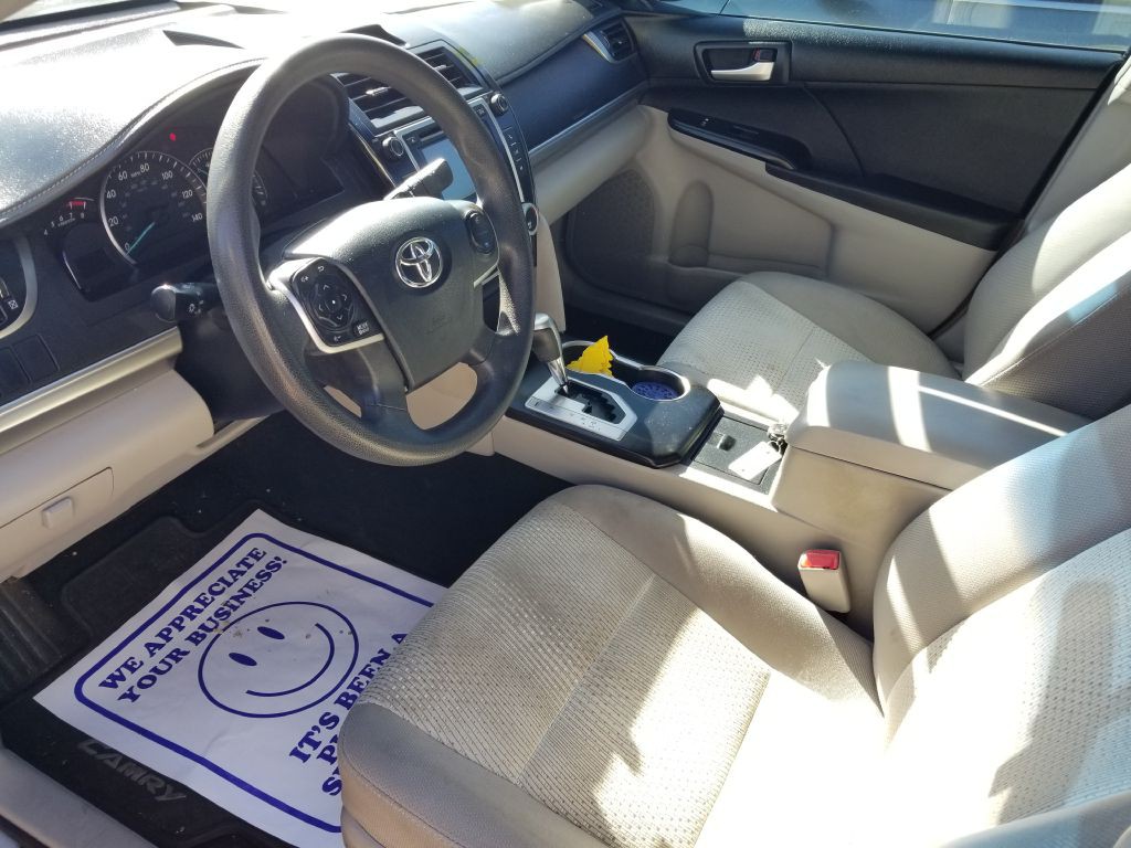 2012 Toyota Camry Image 5