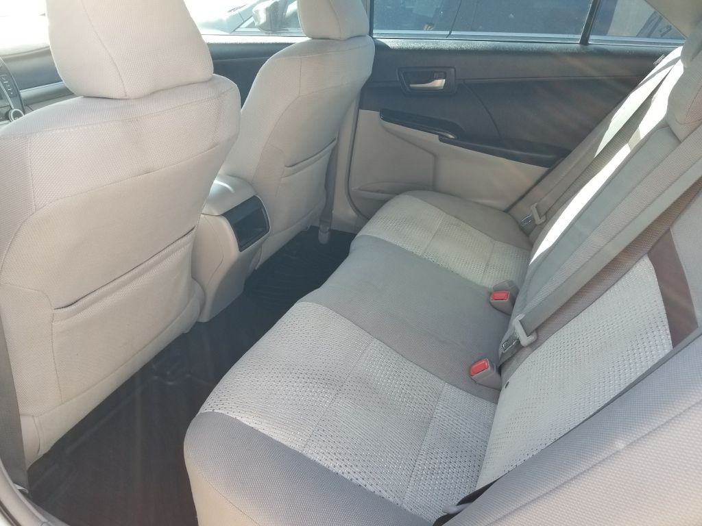 2012 Toyota Camry Image 6