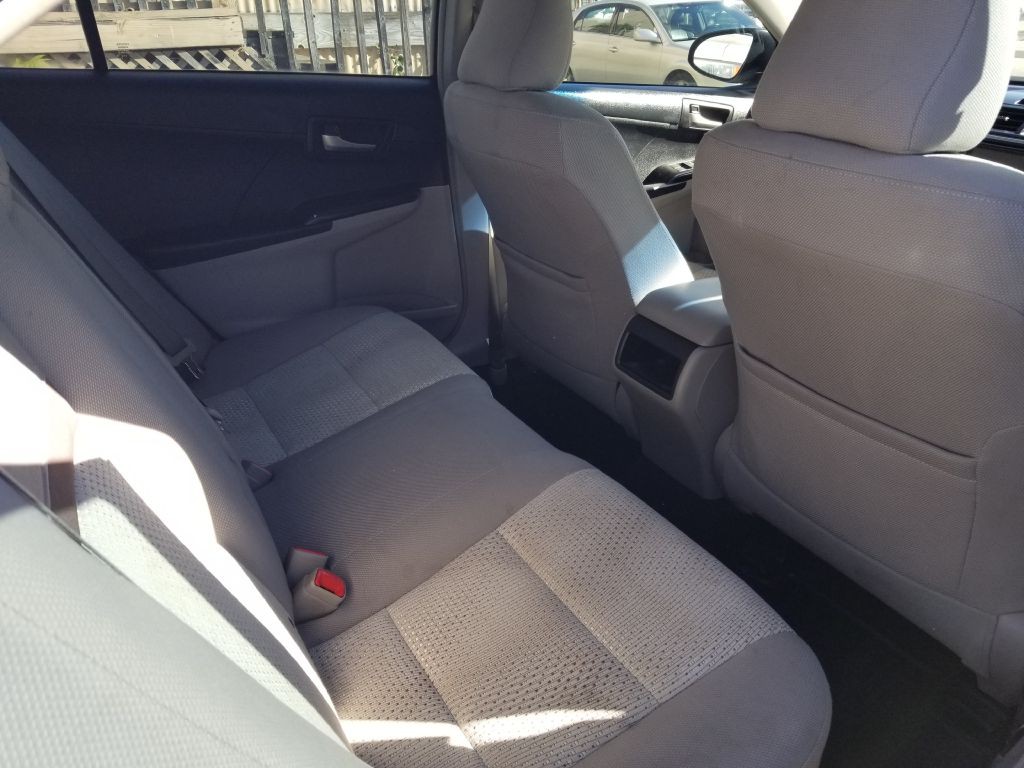 2012 Toyota Camry Image 7