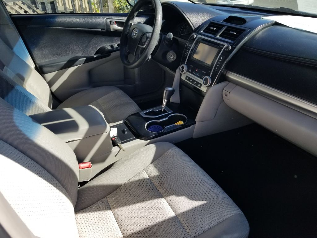 2012 Toyota Camry Image 8