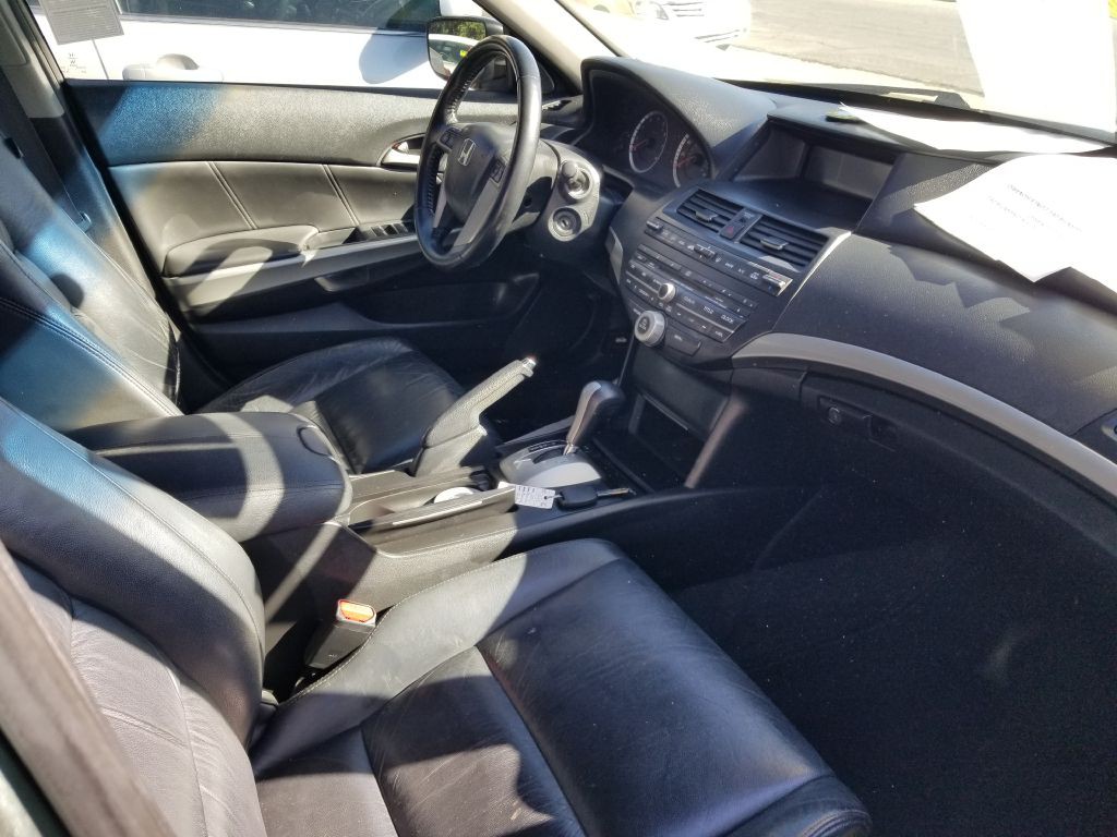 2009 Honda Accord Image 8