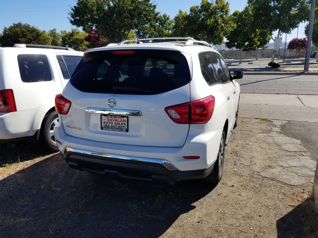 2018 Nissan Pathfinder Image 3