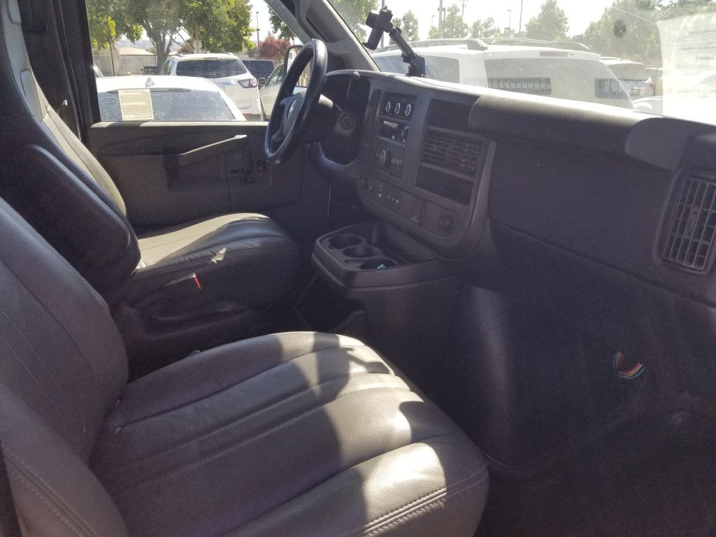 2016 Chevrolet Express Image 8