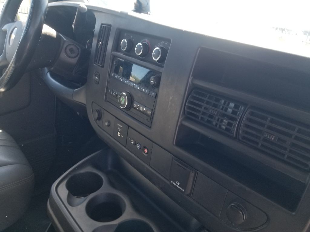 2016 Chevrolet Express Image 9