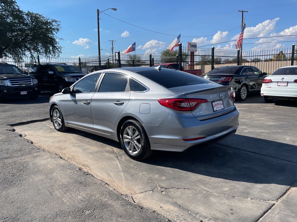 2017 Hyundai Sonata Image 1