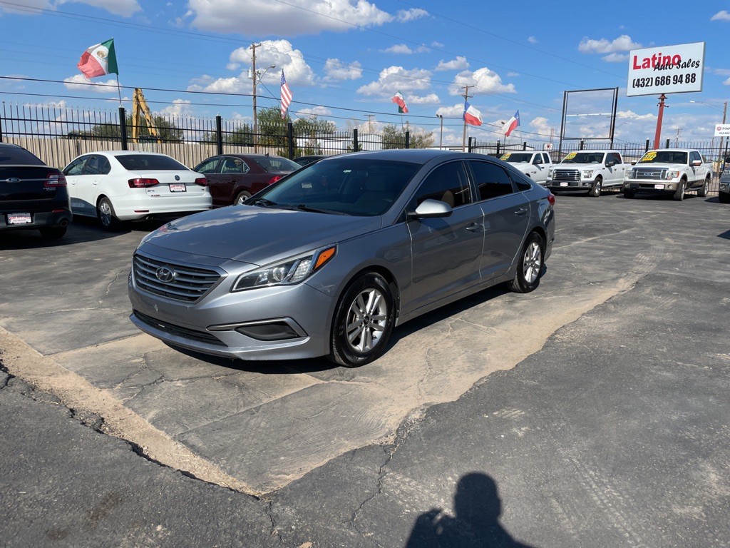 2017 Hyundai Sonata Image 2