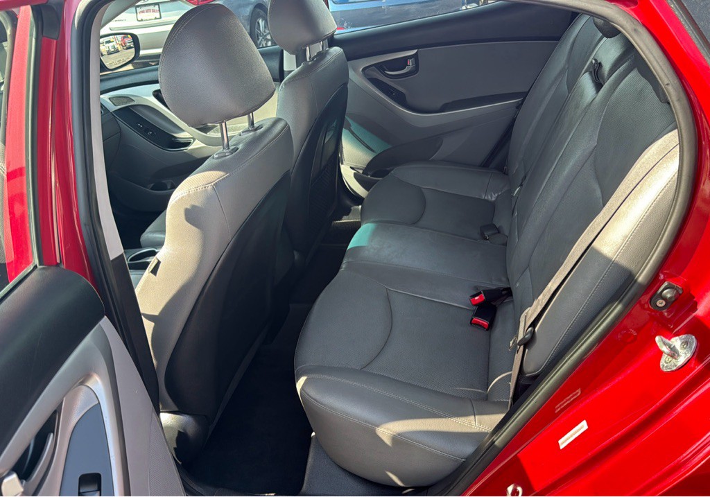 2015 Hyundai Elantra Image 12
