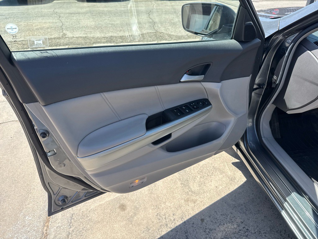 2009 Honda Accord Image 10