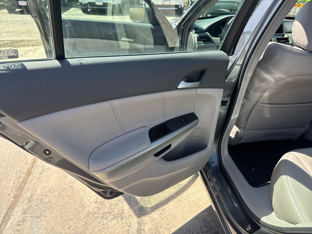 2009 Honda Accord Image 12
