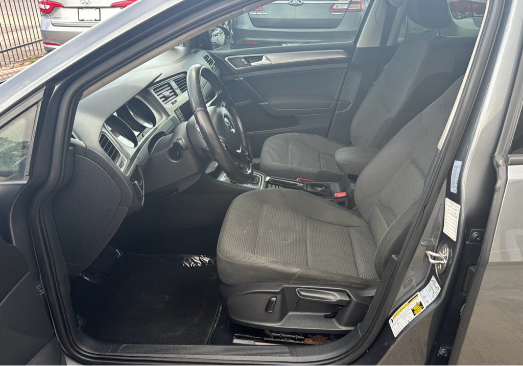 2017 Volkswagen Golf Image 10