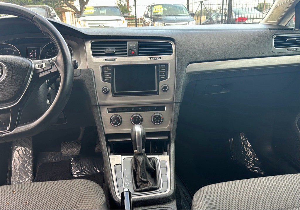 2017 Volkswagen Golf Image 13