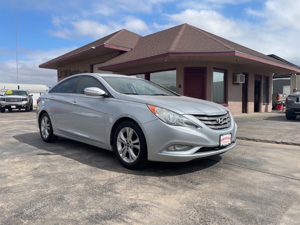 2011 Hyundai Sonata Image 2