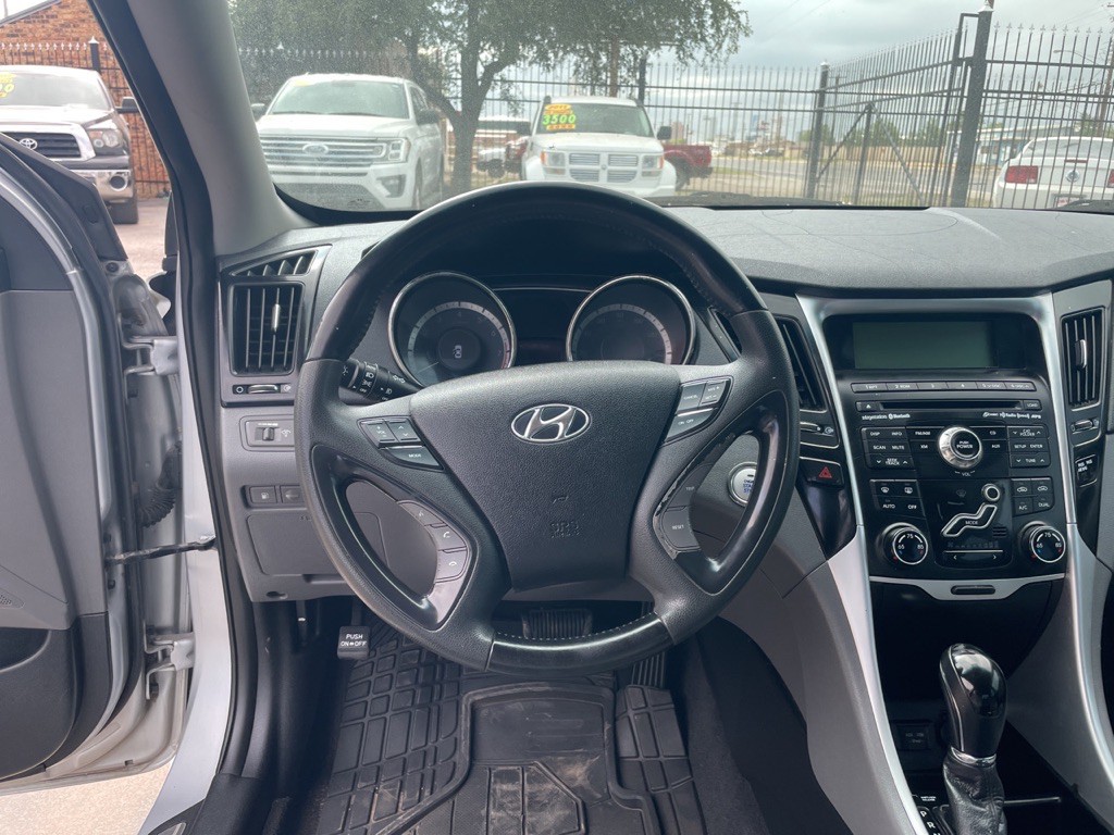 2011 Hyundai Sonata Image 12