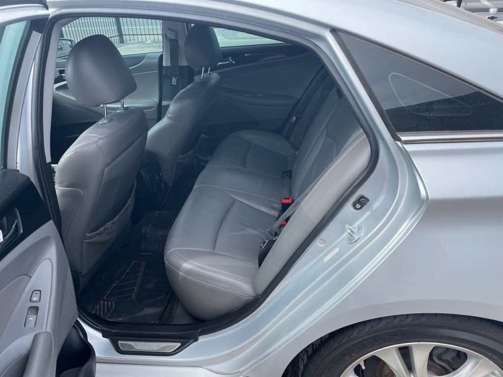 2011 Hyundai Sonata Image 14