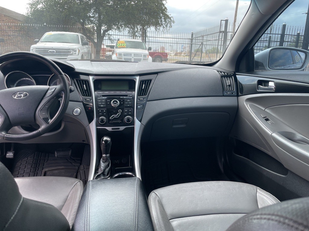 2011 Hyundai Sonata Image 16