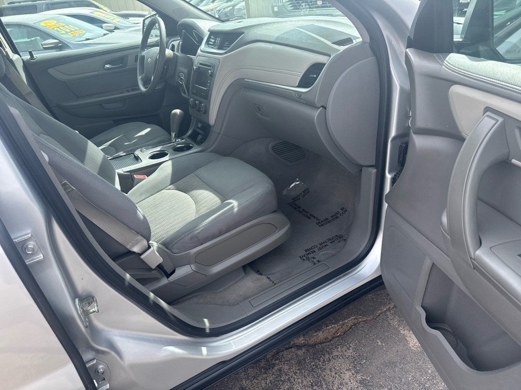 2015 Chevrolet Traverse Image 16