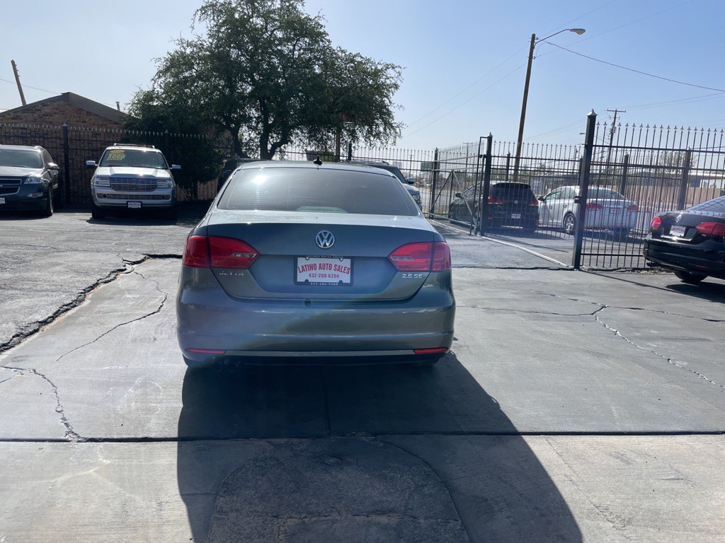 2012 Volkswagen Jetta Image 3