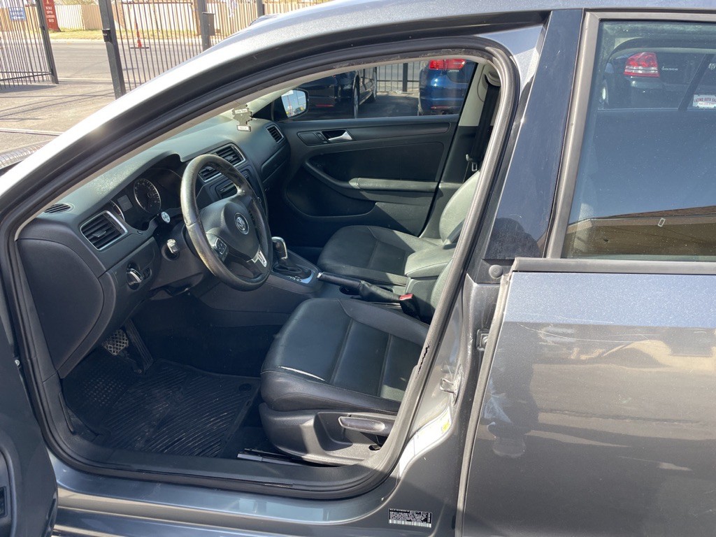 2012 Volkswagen Jetta Image 8