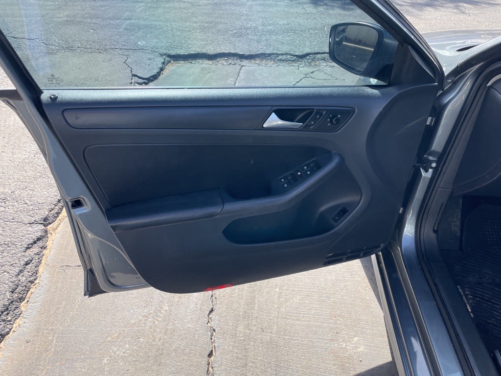 2012 Volkswagen Jetta Image 10