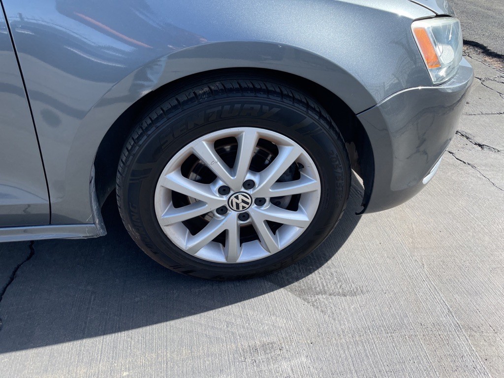 2012 Volkswagen Jetta Image 11