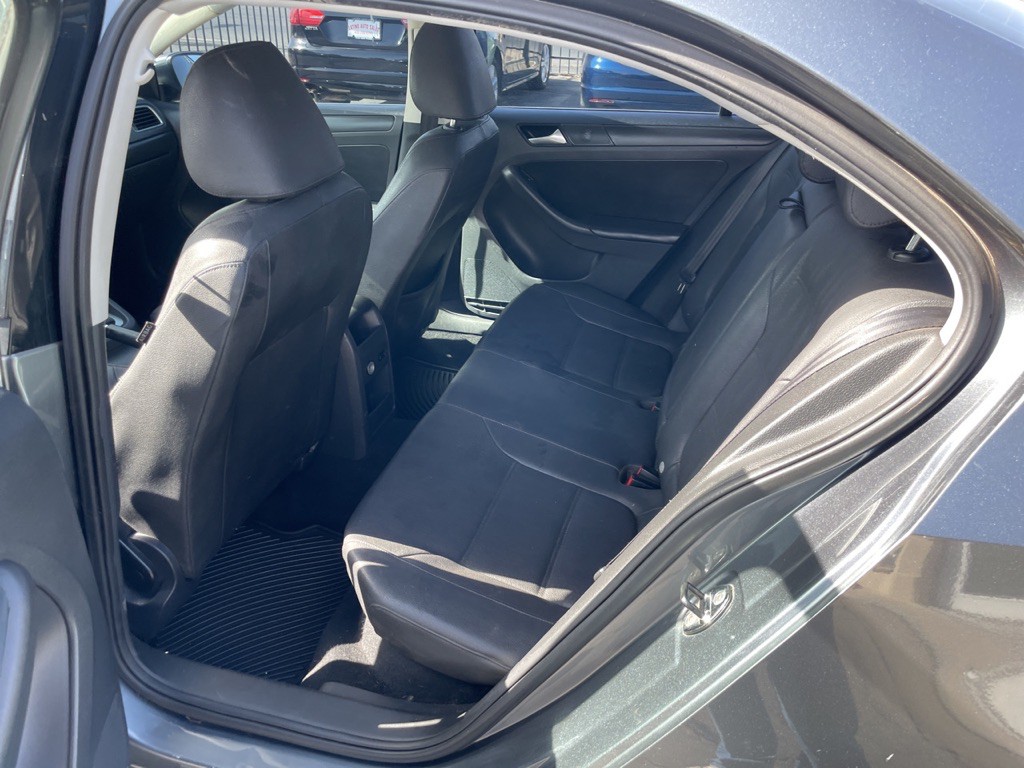 2012 Volkswagen Jetta Image 12