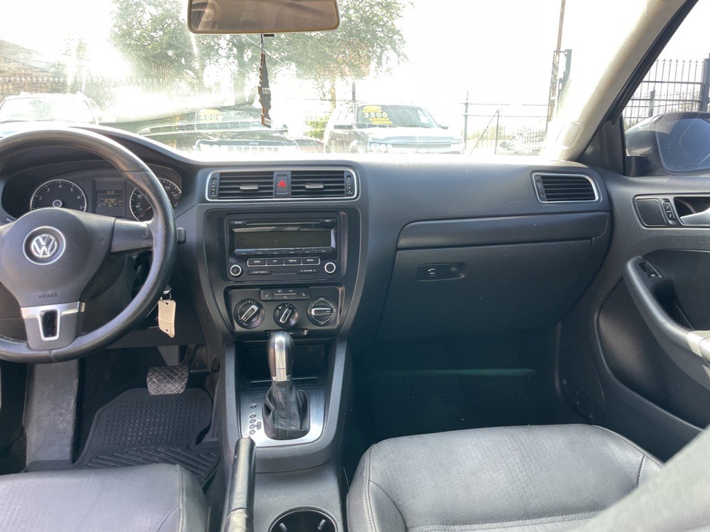 2012 Volkswagen Jetta Image 13