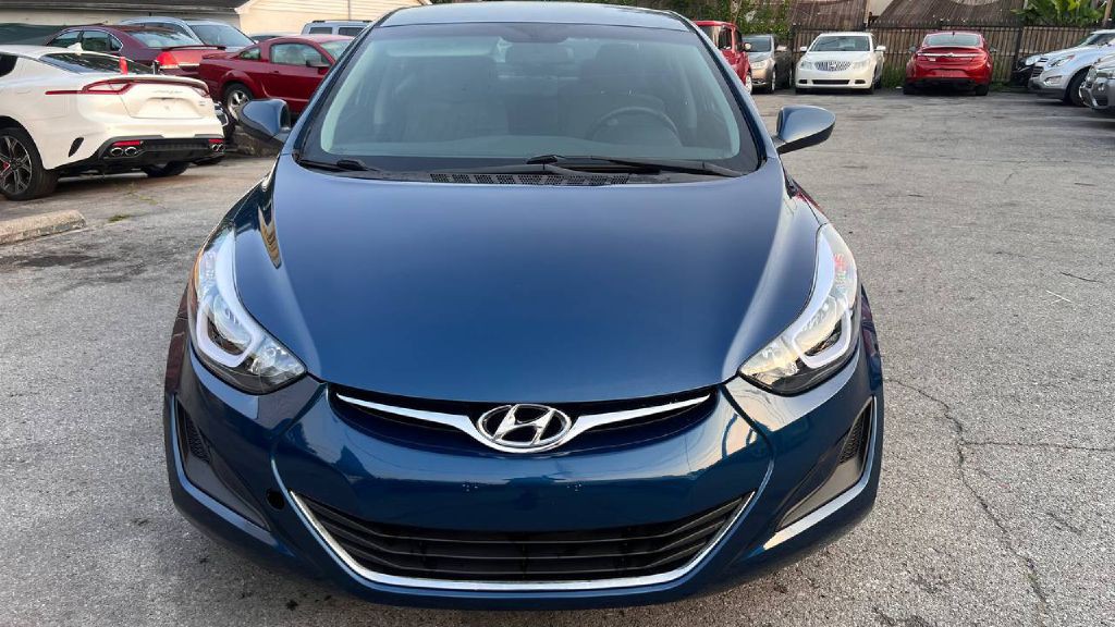 2015 Hyundai Elantra Image 2