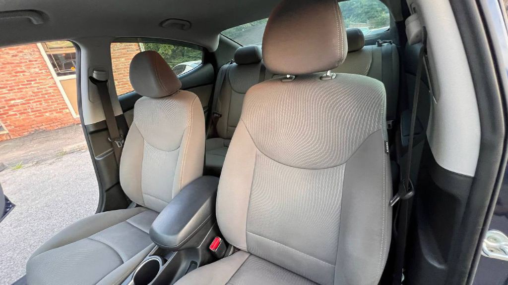 2015 Hyundai Elantra Image 11