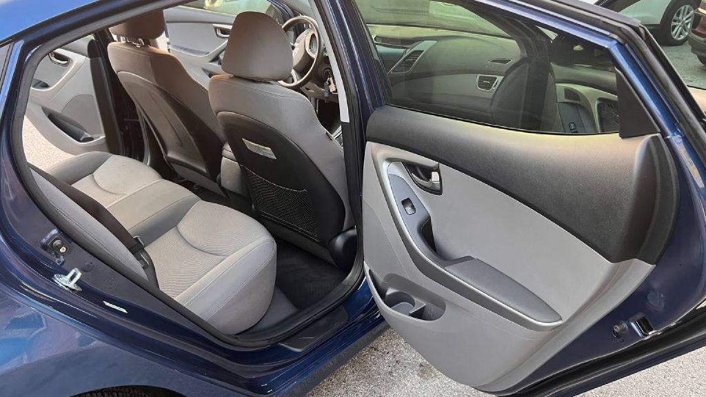 2015 Hyundai Elantra Image 15