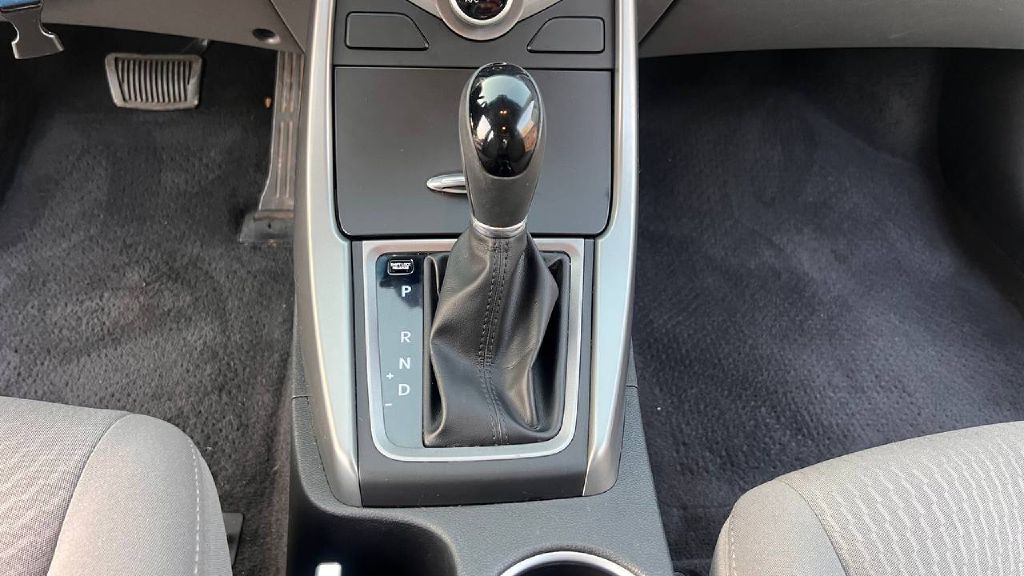 2015 Hyundai Elantra Image 21