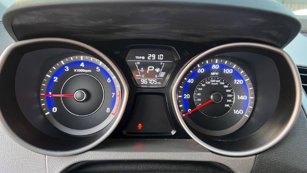 2015 Hyundai Elantra Image 25