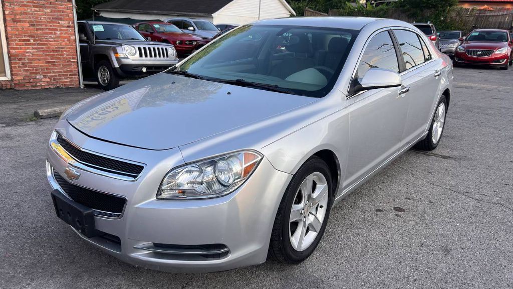 2012 Chevrolet Malibu Image 2