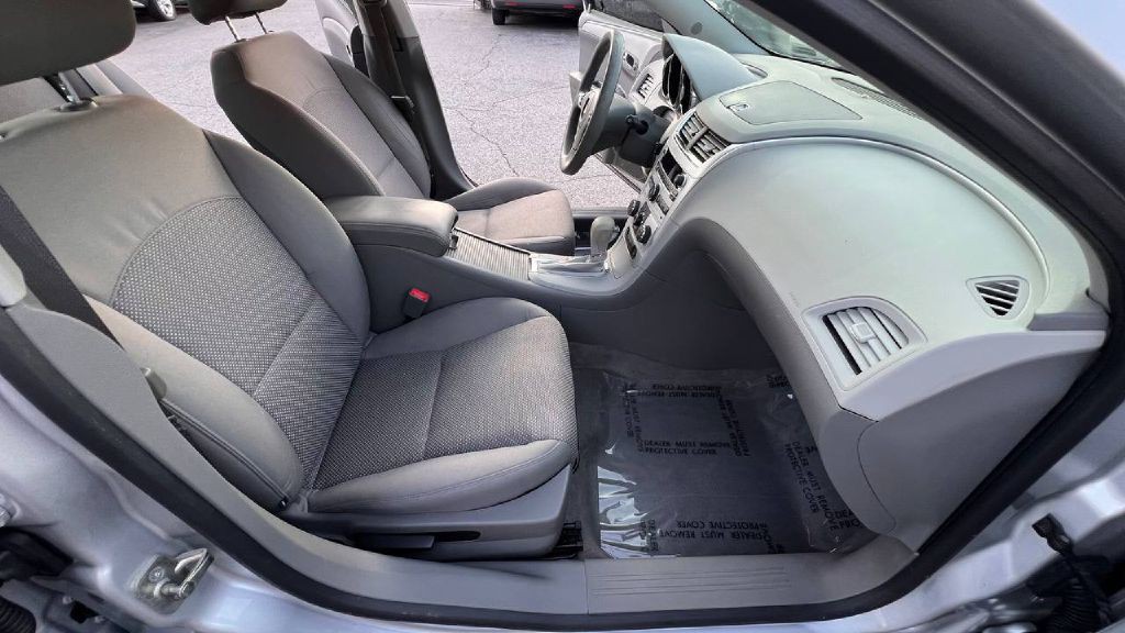 2012 Chevrolet Malibu Image 18