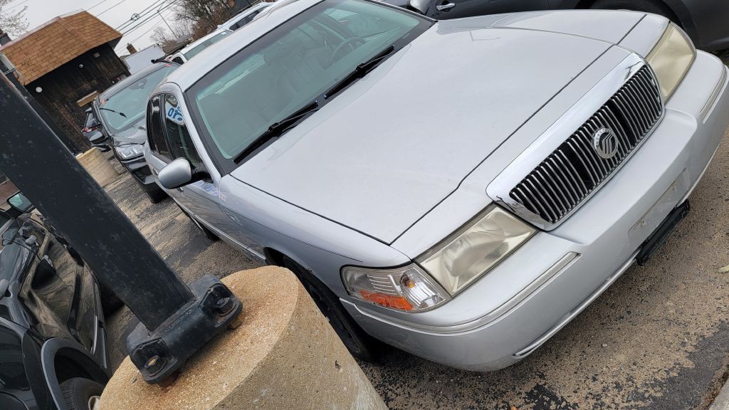 2003 Mercury Grand Marquis Image 3