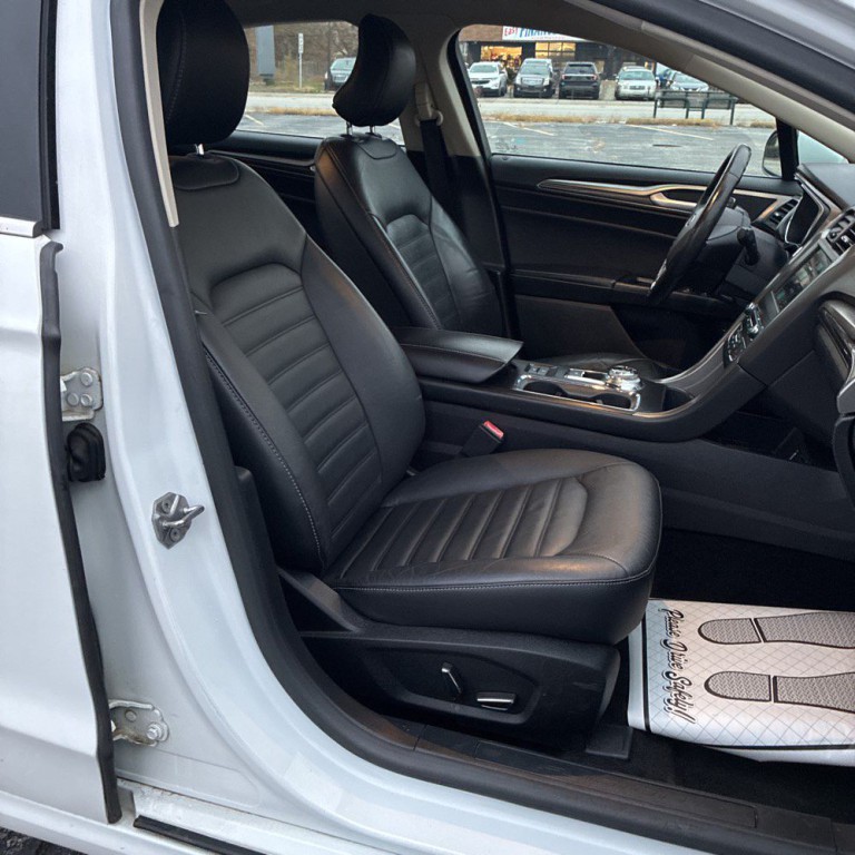 2017 Ford Fusion Image 12