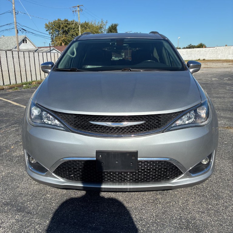 2018 Chrysler Pacifica Image 8