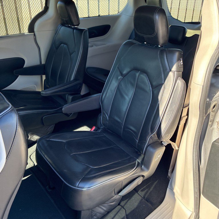 2018 Chrysler Pacifica Image 13