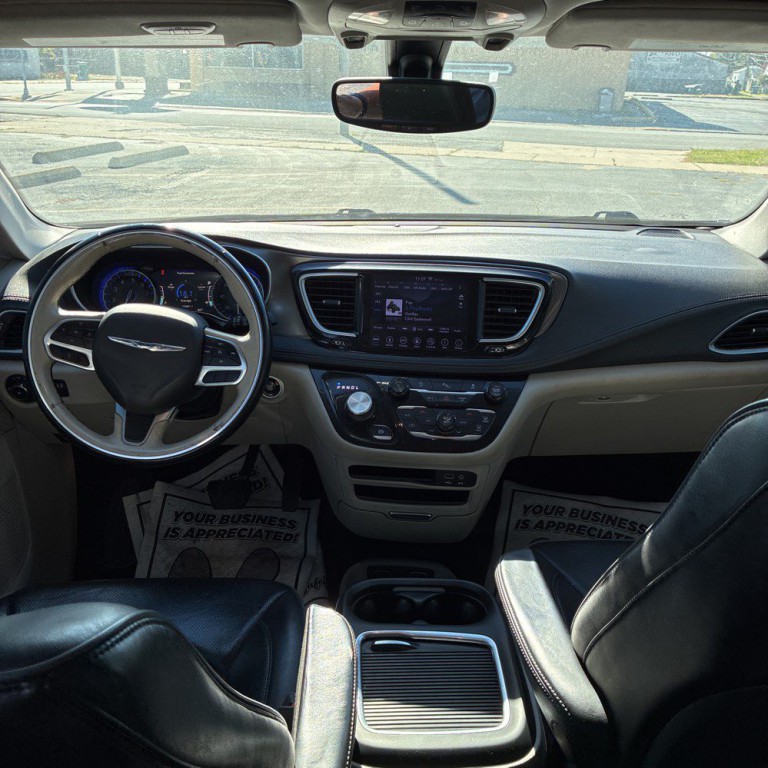 2018 Chrysler Pacifica Image 16