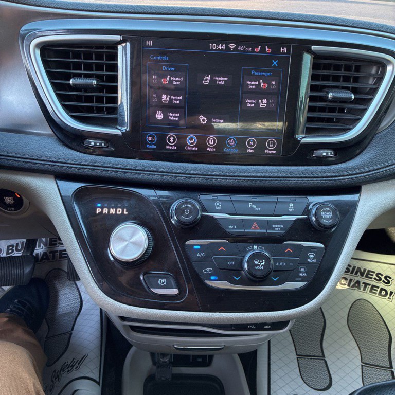 2018 Chrysler Pacifica Image 17