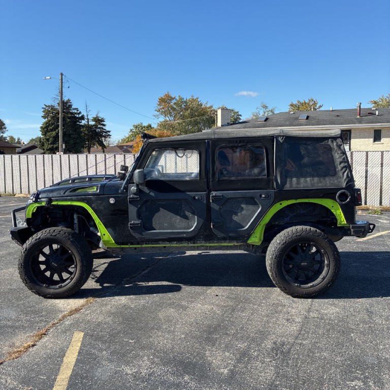 2017 Jeep Wrangler Unlimited Image 2