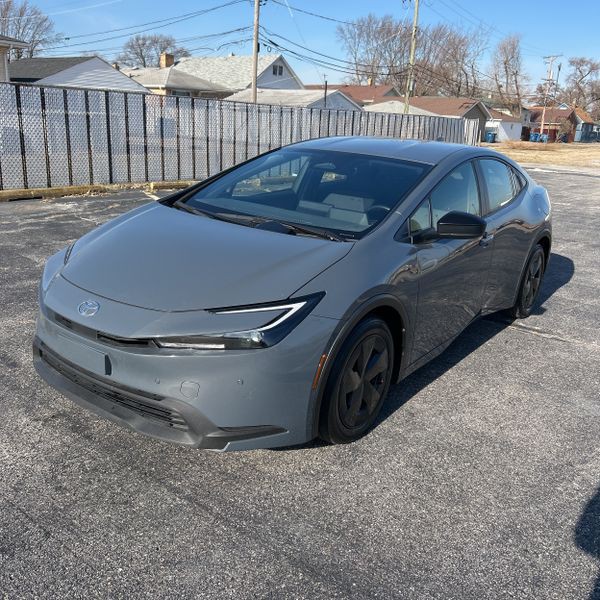 2024 Toyota Prius Image 1