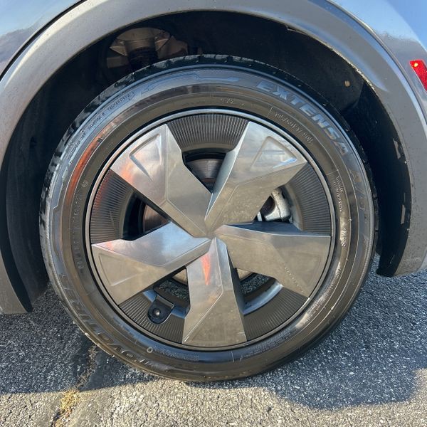 2024 Toyota Prius Image 13